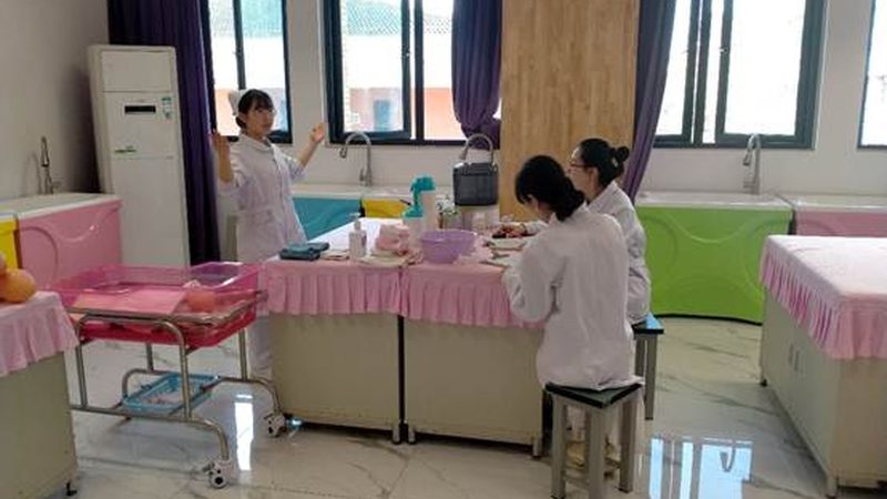 育儿嫂日常护理步骤：科学护理，呵护宝宝肌肤